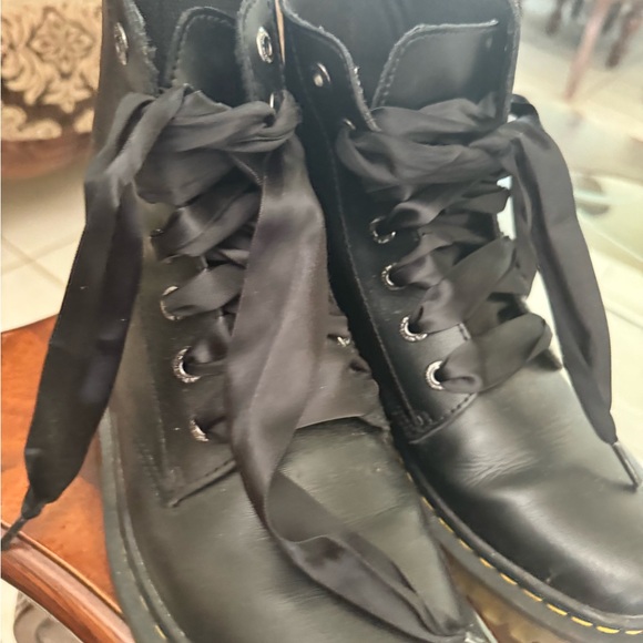 Dr. Martens black 1460 leather boots with satin laces. Size 9. Used a few times - Picture 5 of 5
